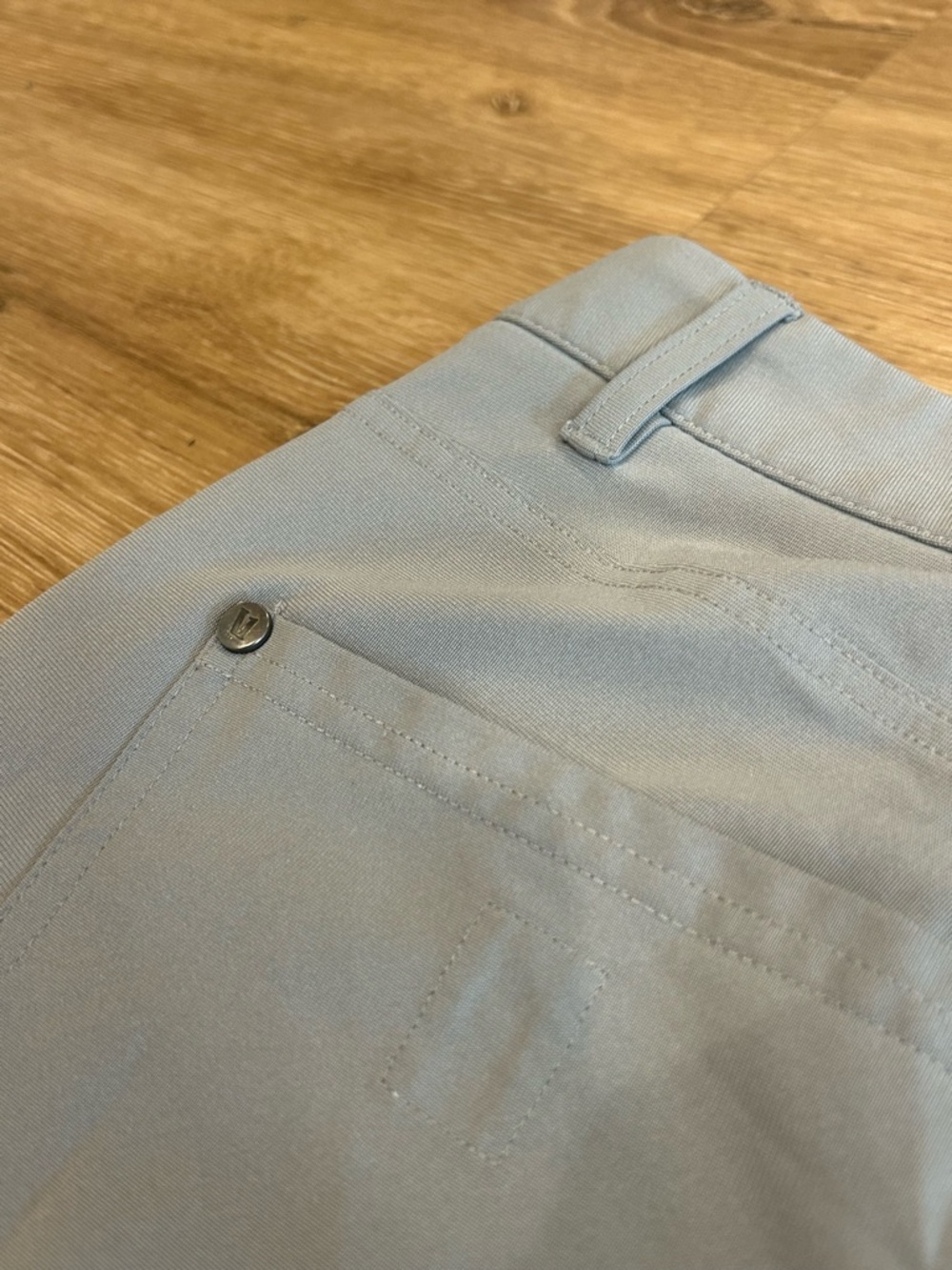 Vuori Athletic Meta Pants in a Slim Fit & 30” inseam - Picture 4 of 8